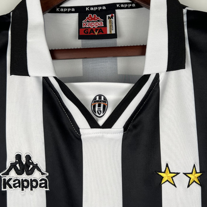 Retro 1996/97 Juventus Home Soccer Jersey